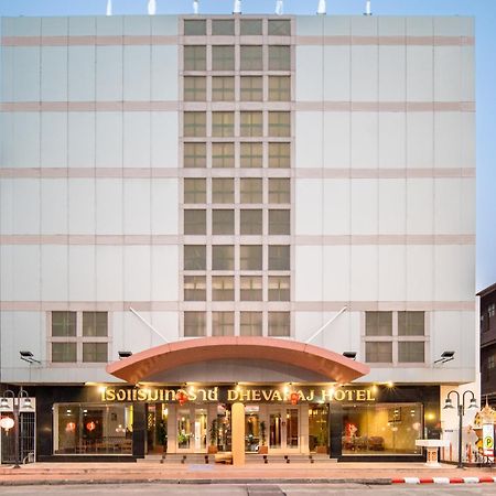 Dhevaraj Hotel Nan Exteriér fotografie