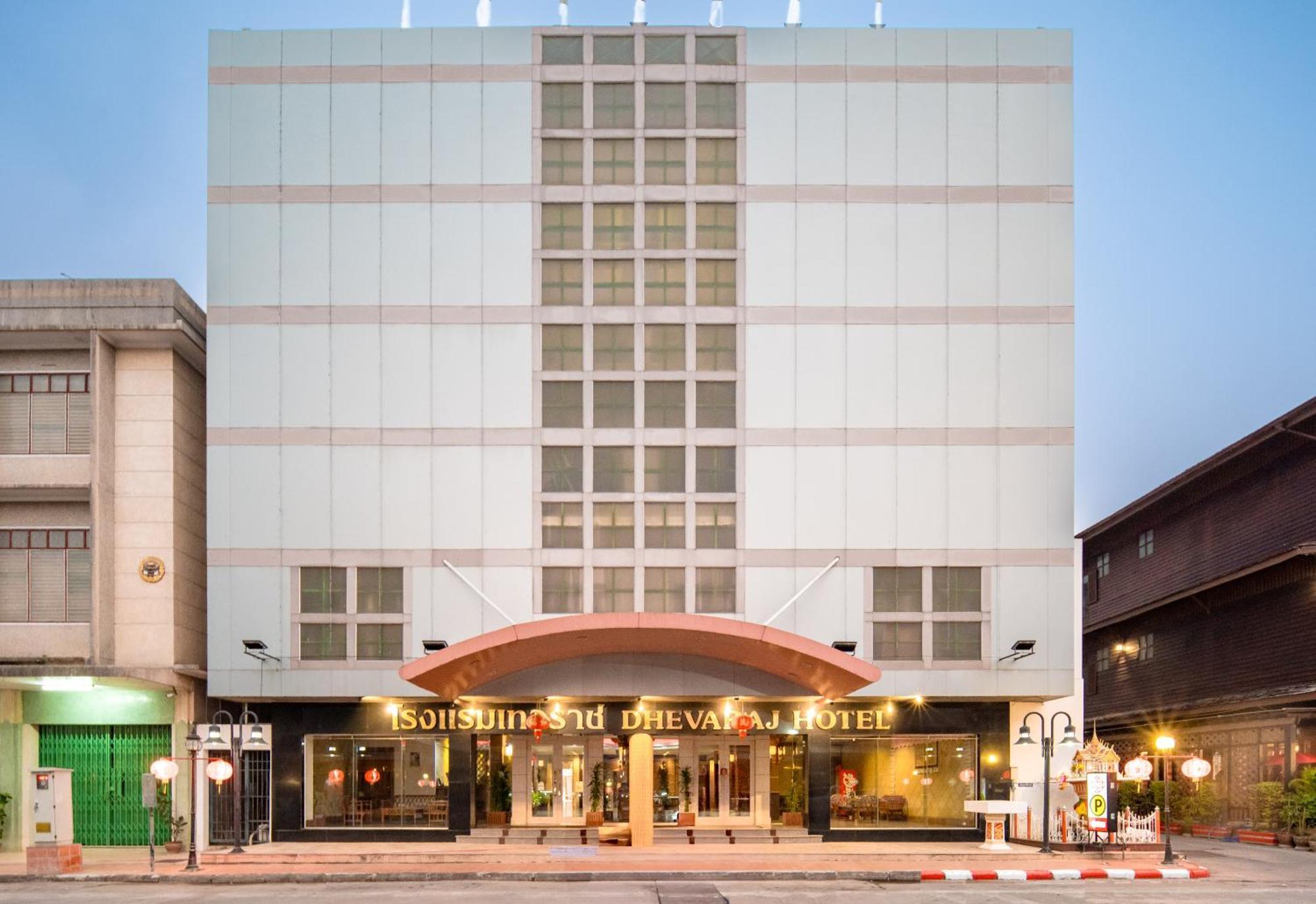 Dhevaraj Hotel Nan Exteriér fotografie